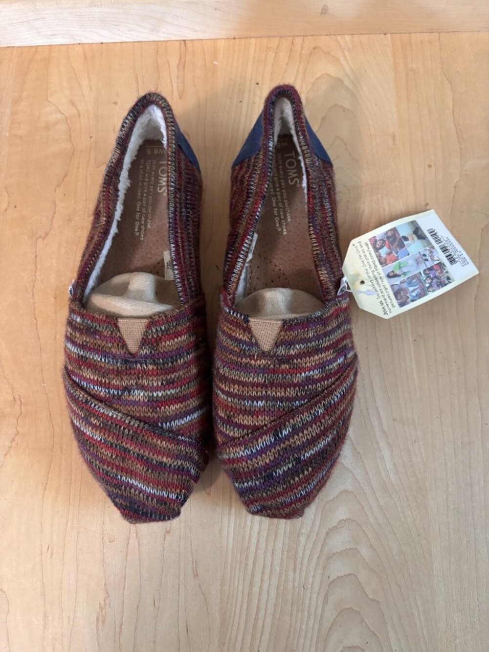 BNWT Adorable Knit Tom's Slip Ons
